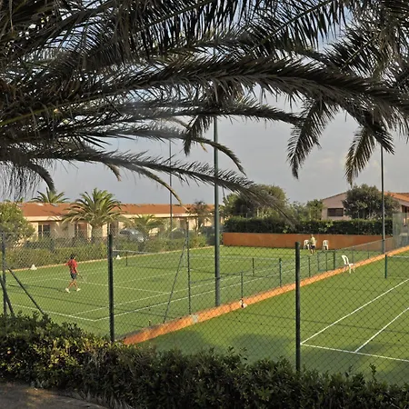 Hotel Le Tonnare Village 4*
